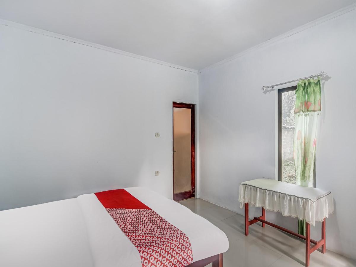 Oyo 90988 Tangkoko Jungle Homestay Rinondoran Exteriör bild